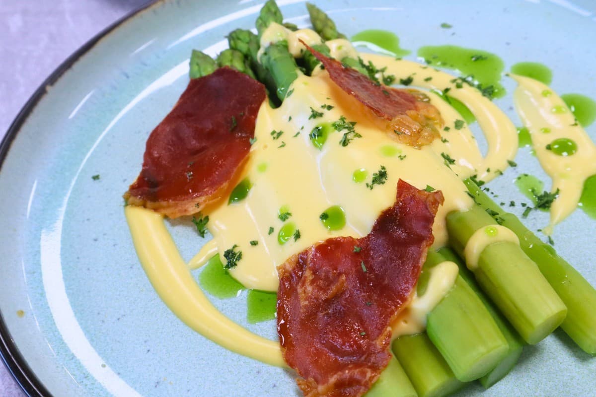 Asparagus With Crispy Parma Ham And Hollandaise